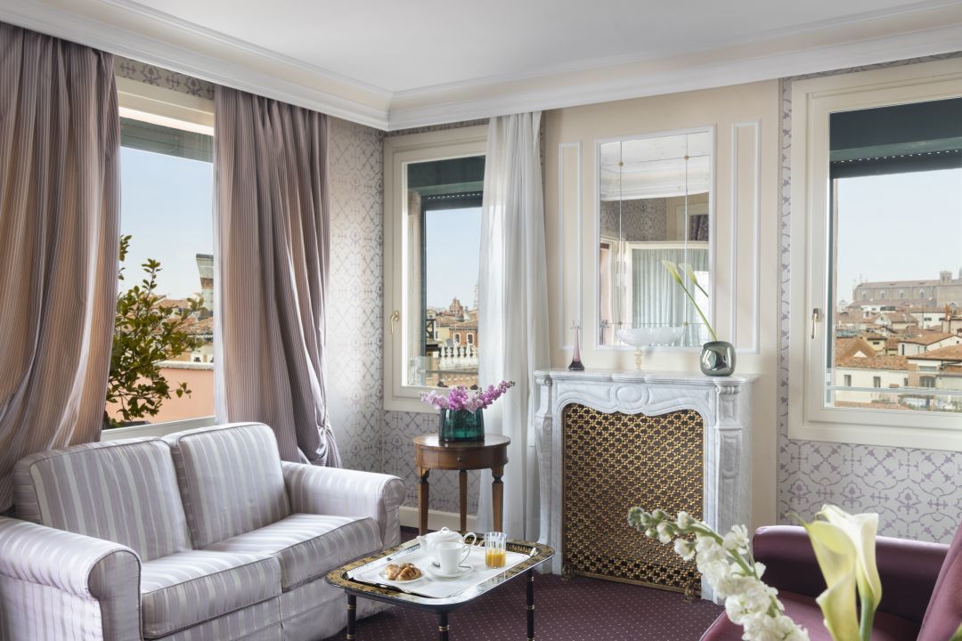 Top Floor Junior Suite Lagoon View - Terrace 