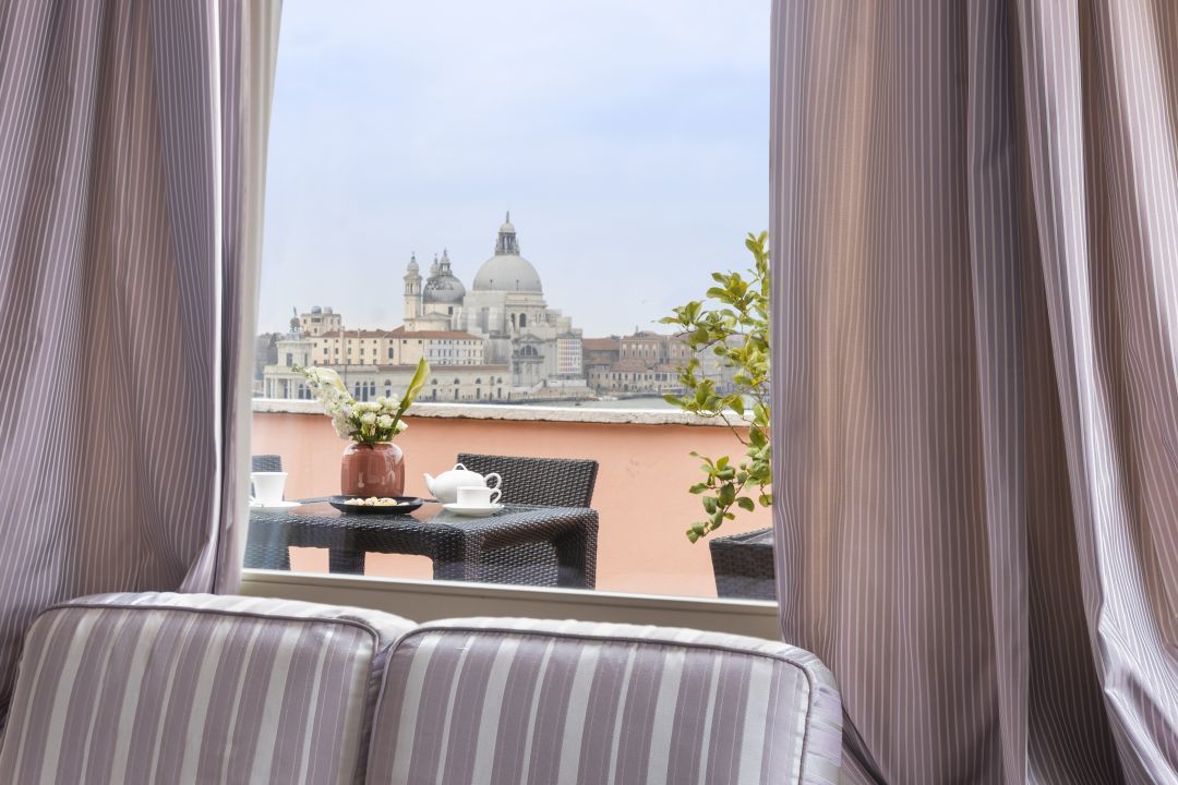Top Floor Junior Suite Lagoon View - Terrace 
